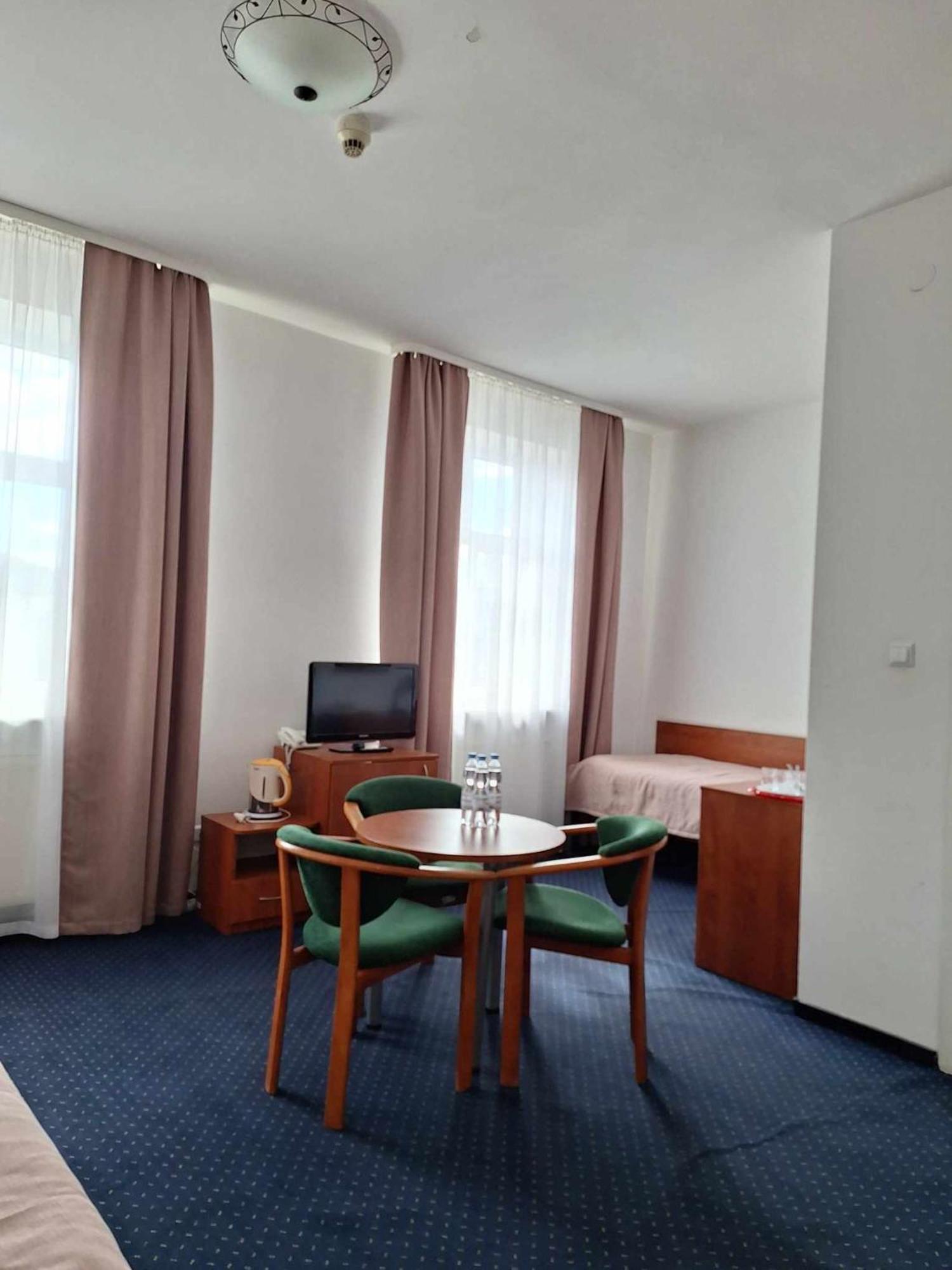 Hotel *** Nat Krynica-Zdrój Kültér fotó