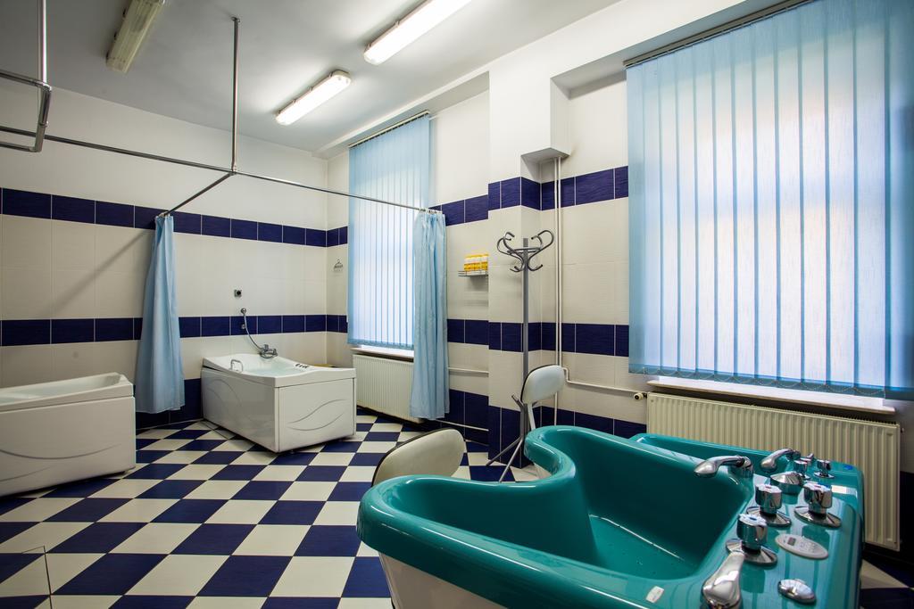 Hotel *** Nat Krynica-Zdrój Kültér fotó